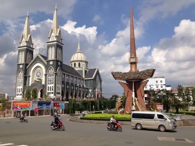 Giá thuê xe hợp đồng du lịch 7 chỗ đi Bắc Tân Uyên – Bình Dương