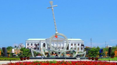 Giá thuê xe hợp đồng du lịch 7 chỗ đi Đông Hải – Bạc Liêu